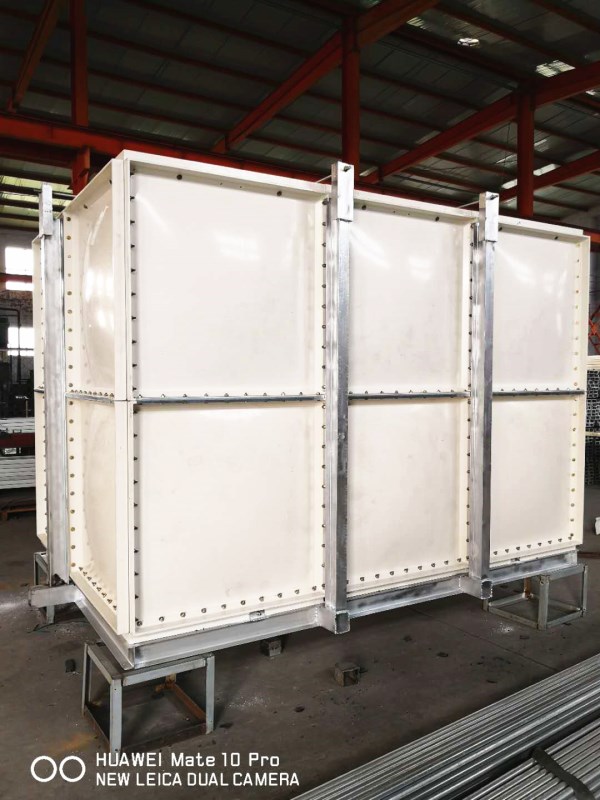 我們運輸玻璃鋼水箱時應該注意哪些問題？