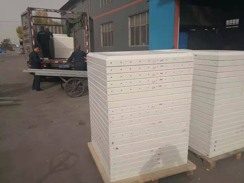 騰翔玻璃鋼水箱兩車發貨